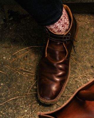 Vyrábíme boty stvořené pro dobrodružství. Na místa, kde je cítit život o něco intenzivněji, na místa, která se vryjí do...